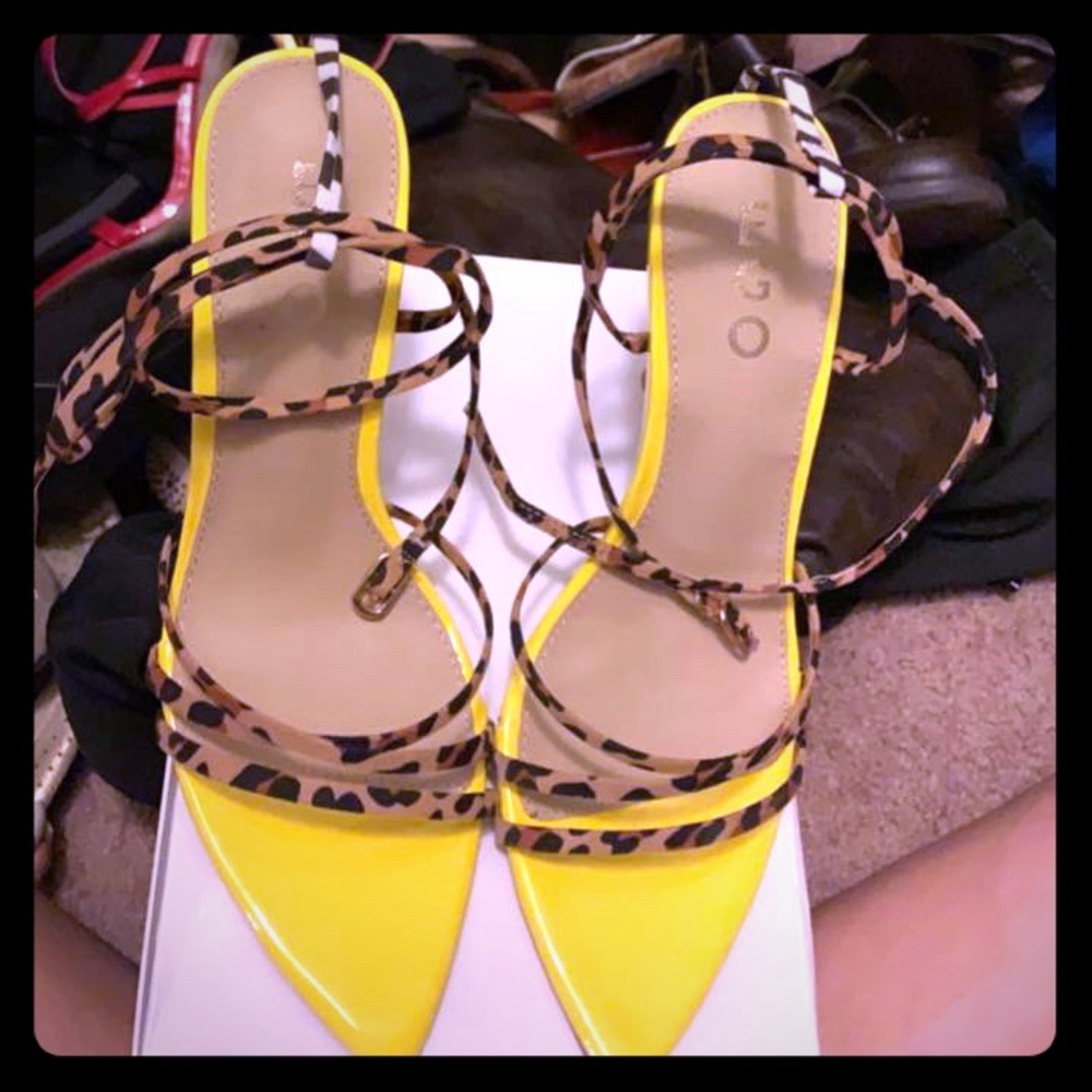 Ego strap shoe